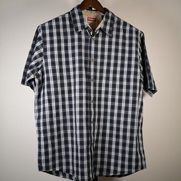 Wrangler Other - Wrangler Premium Quality Mens Large Navy Blue Plaid Short Sleeve Button Down